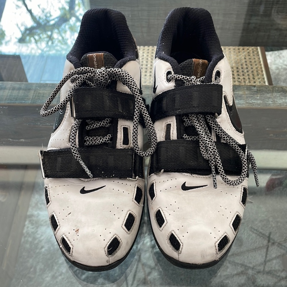 Nike Women’s Romaleo 2 Weightlifing Shoes. Size 9.